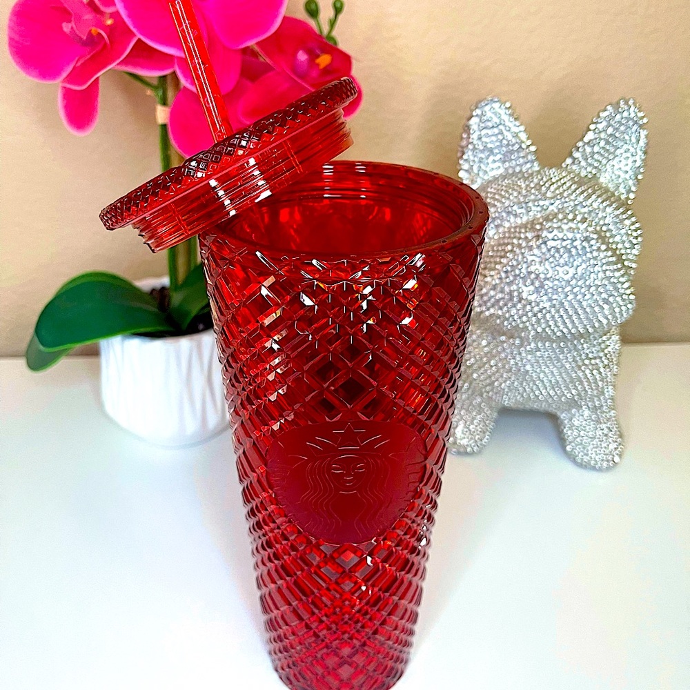 ❤️New Starbucks Holiday 2021 Red Jeweled Venti studded Cold Cup❤️ - Picture 2 of 2